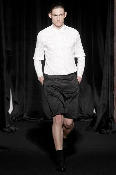Look 1